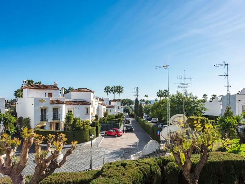 Spacious Sea-View Apartment for Sale in Las Jacarandas, Bel Air – Ideal for Permanent Living