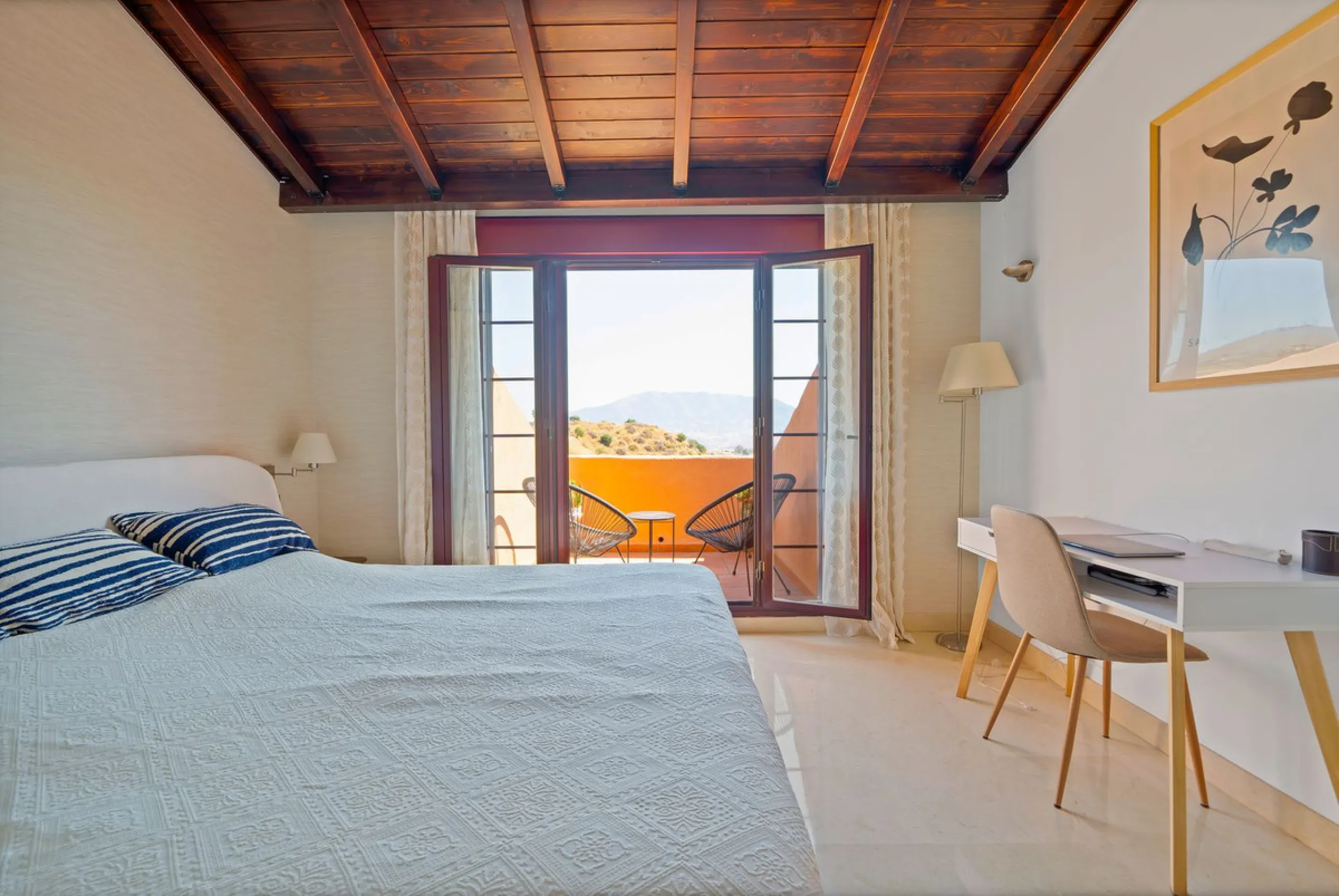Apartment - Penthouse Duplex в продаже в Marbella, Málaga. В доме 3 спален и 2 ванных комнат. Площадь дома 169 м²