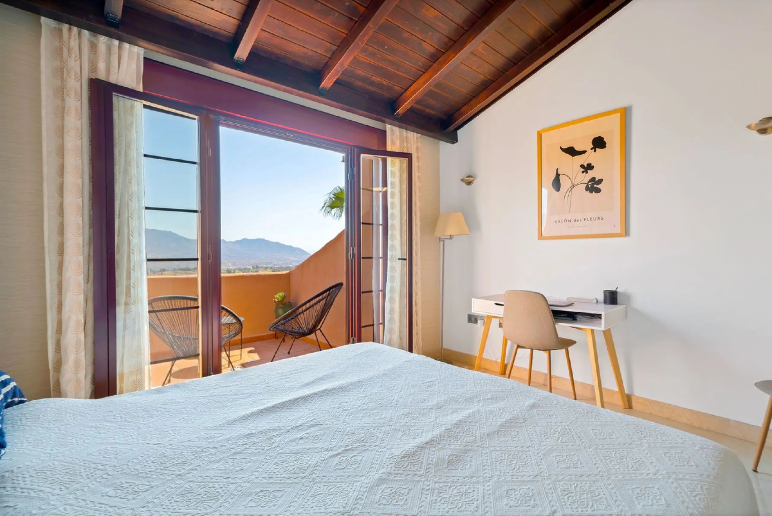Apartment - Penthouse Duplex в продаже в Marbella, Málaga. В доме 3 спален и 2 ванных комнат. Площадь дома 169 м²