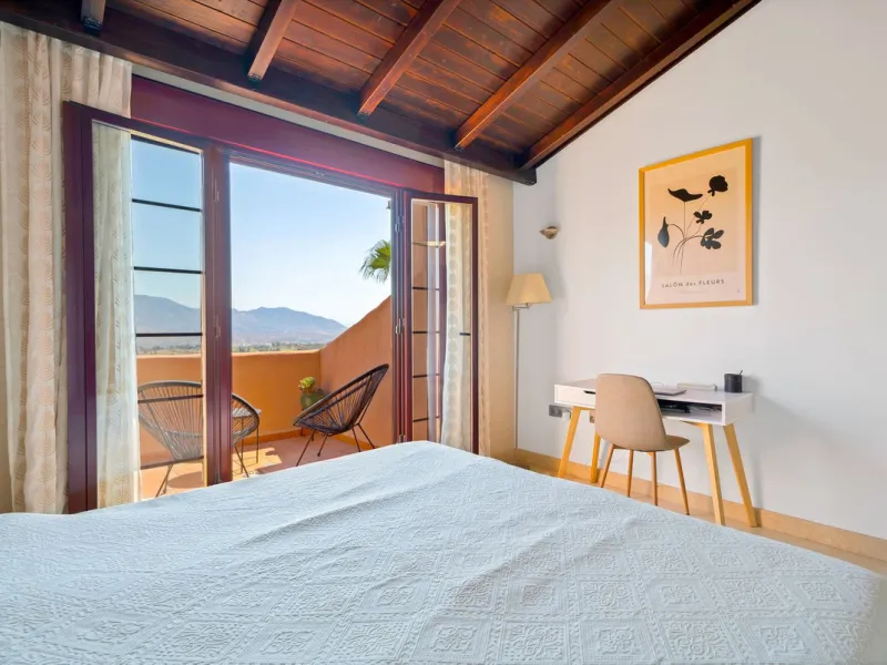 Apartment - Penthouse Duplex в продаже в Marbella, Málaga. В доме 3 спален и 2 ванных комнат. Площадь дома 169 м²