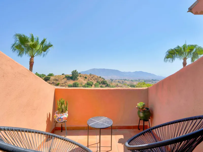 Apartment - Penthouse Duplex в продаже в Marbella, Málaga. В доме 3 спален и 2 ванных комнат. Площадь дома 169 м²