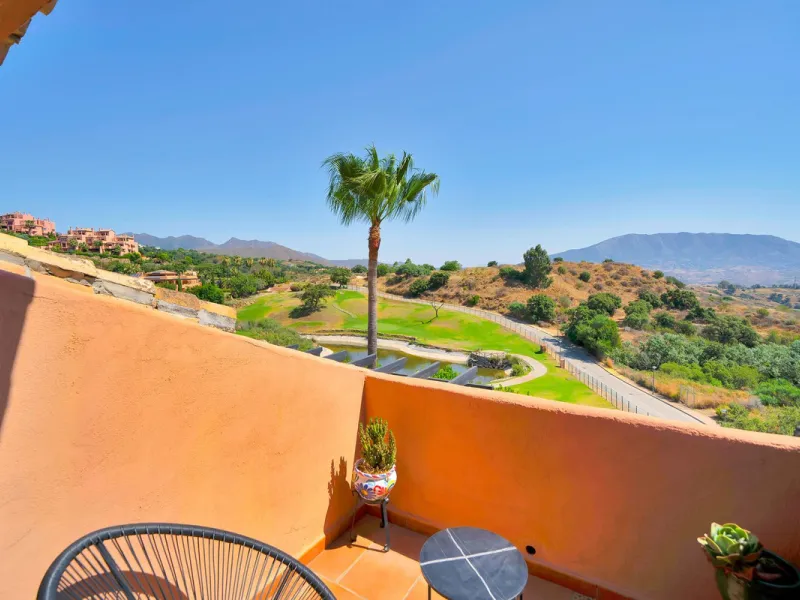 Apartment - Penthouse Duplex в продаже в Marbella, Málaga. В доме 3 спален и 2 ванных комнат. Площадь дома 169 м²