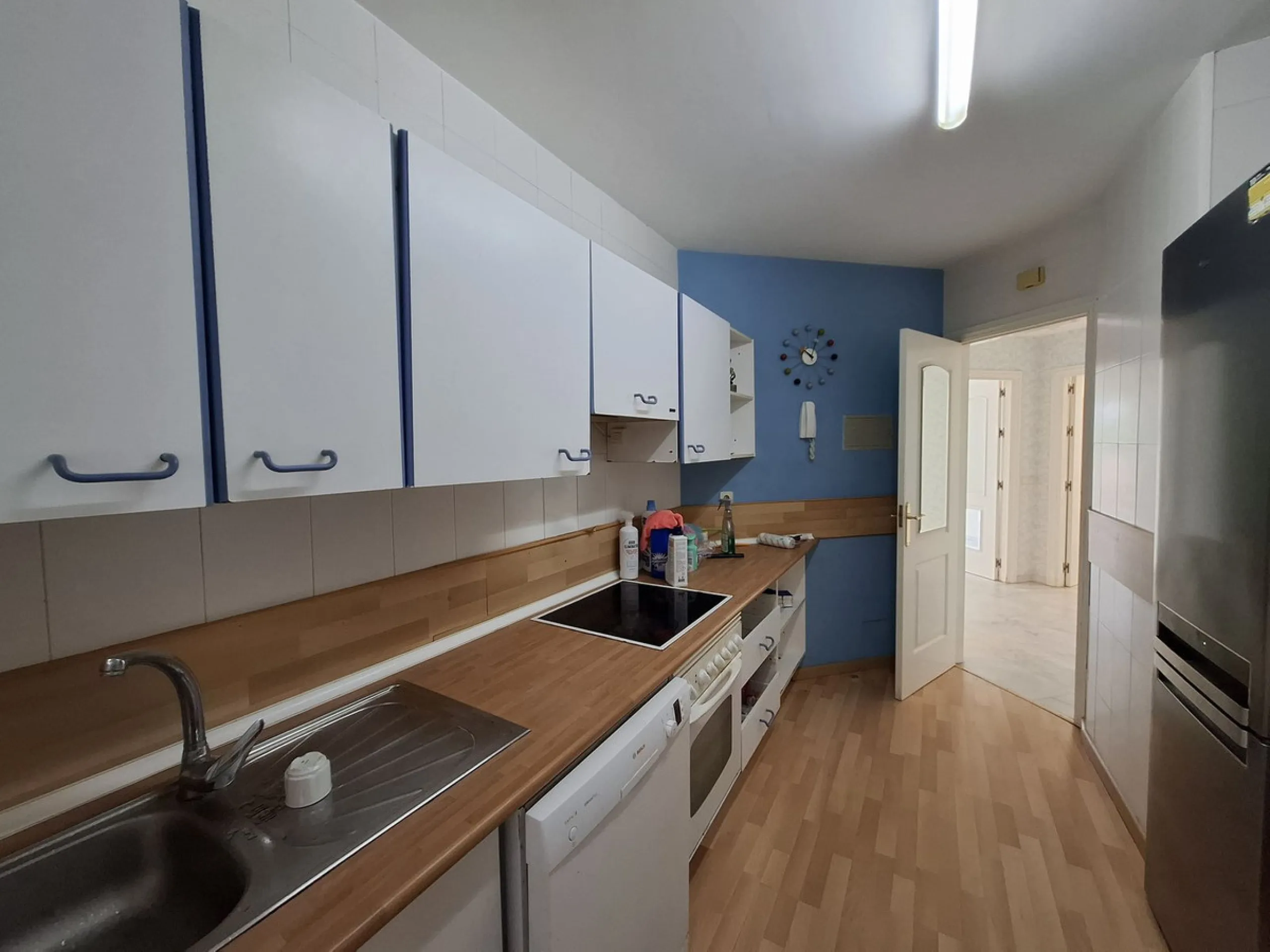Corner ground-floor apartment with great potential and garden in Río Real, Marbella