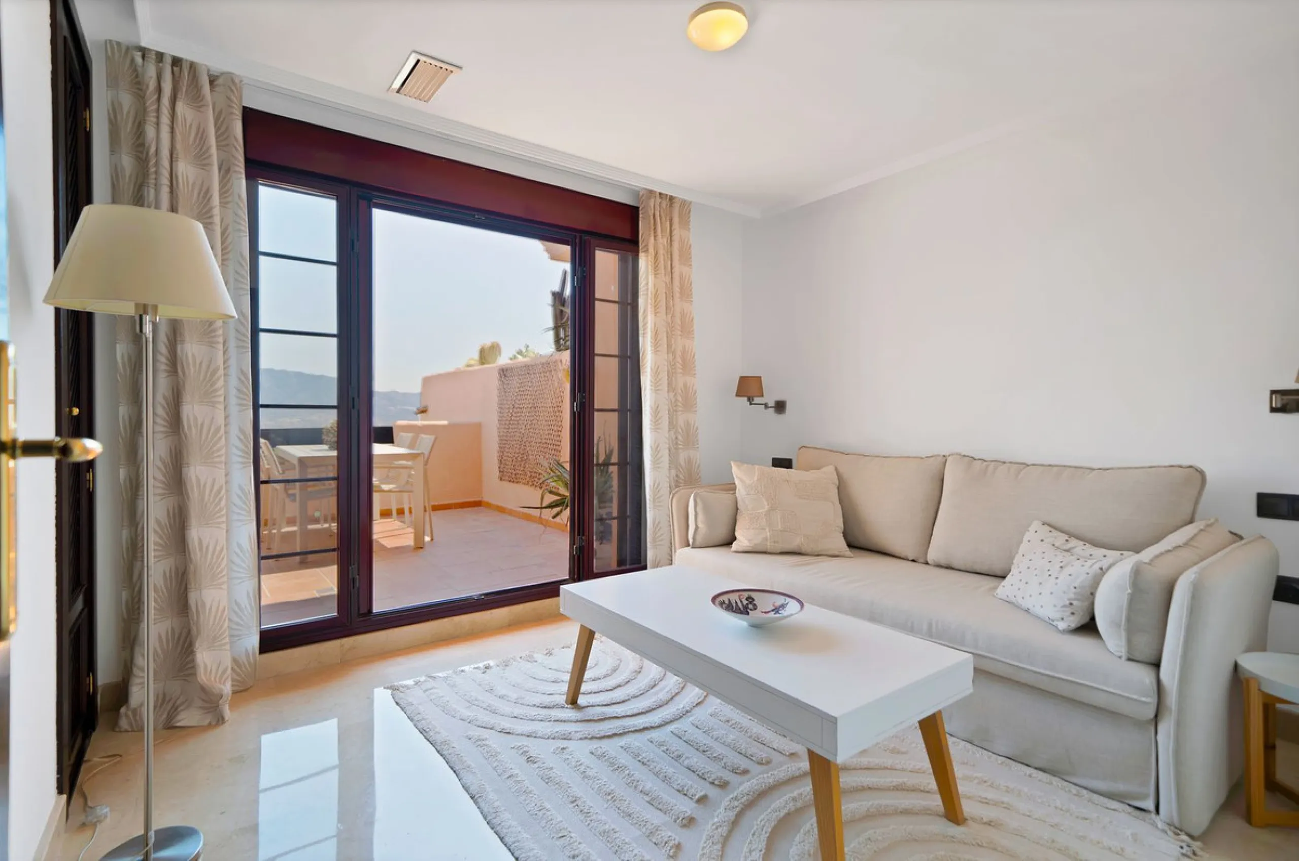 Apartment - Penthouse Duplex в продаже в Marbella, Málaga. В доме 3 спален и 2 ванных комнат. Площадь дома 169 м²