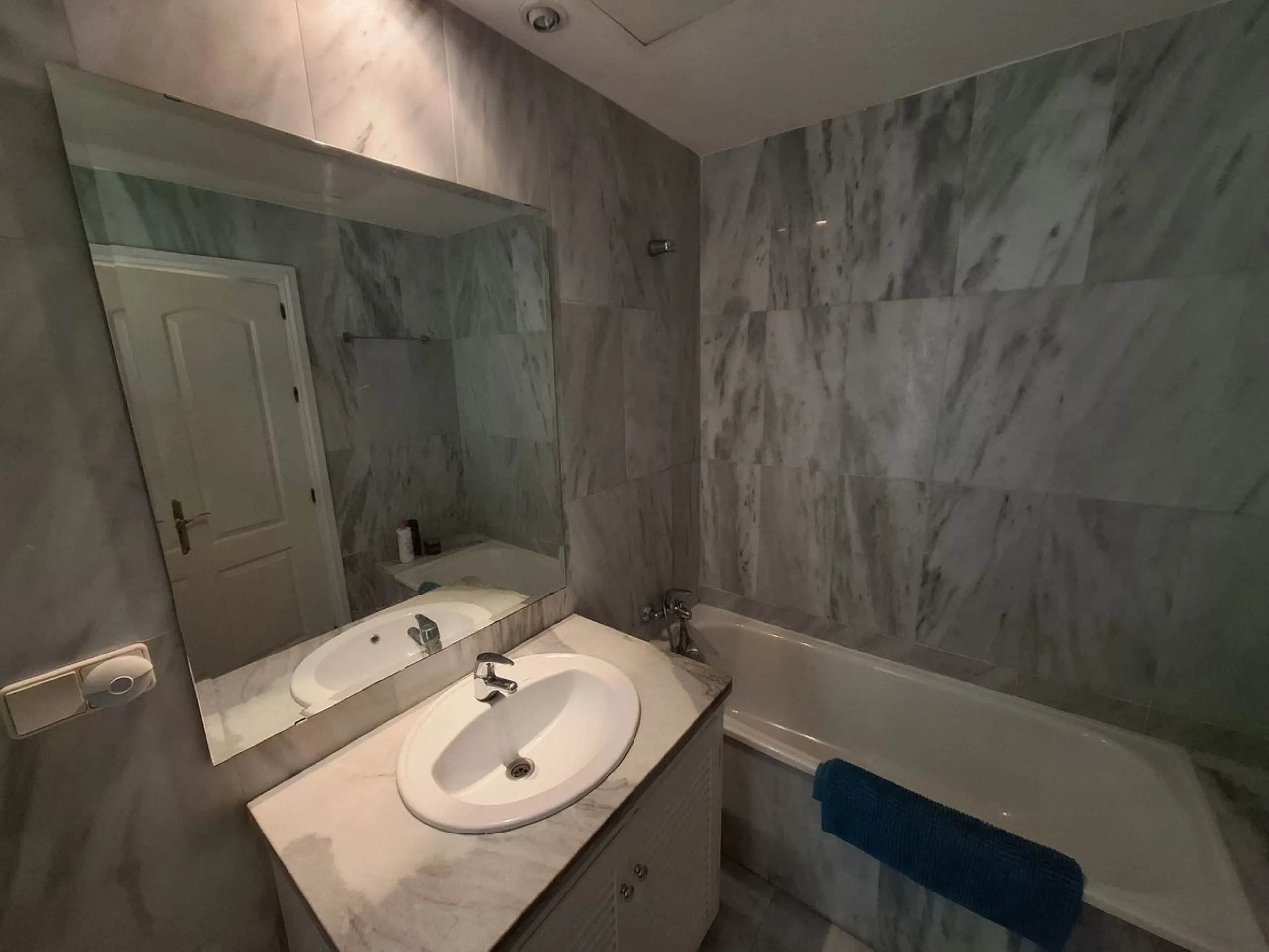 Corner ground-floor apartment with great potential and garden in Río Real, Marbella