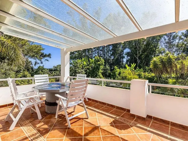 Located in the prestigious Villacana – Costalita – Saladillo area, this independent villa offers the perfect blend of space, comfort, and Mediterranean lifestyle.