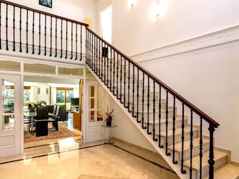 Located in the prestigious Villacana – Costalita – Saladillo area, this independent villa offers the perfect blend of space, comfort, and Mediterranean lifestyle.