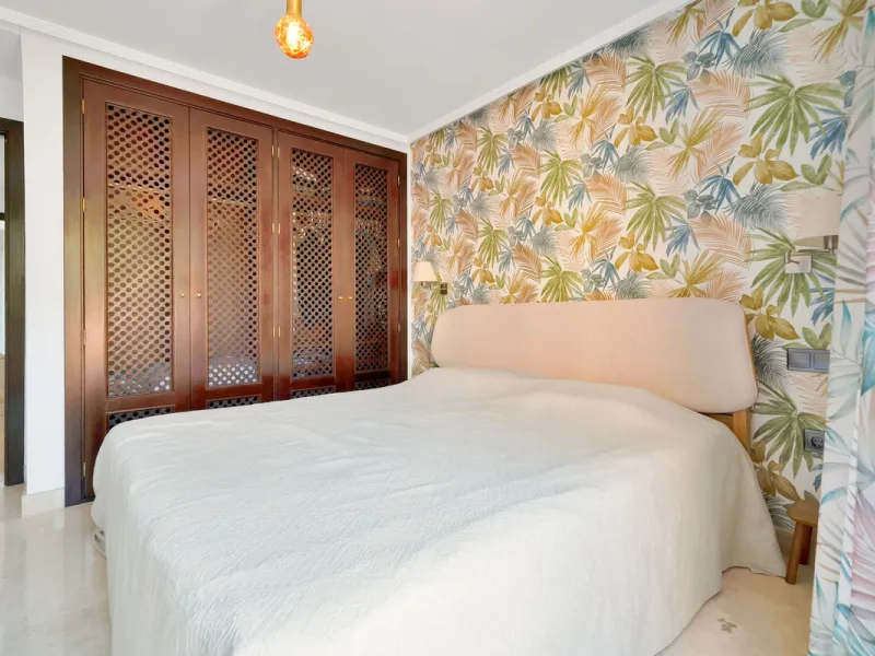 Apartment - Penthouse Duplex в продаже в Marbella, Málaga. В доме 3 спален и 2 ванных комнат. Площадь дома 169 м²