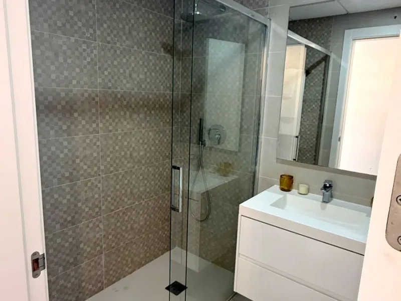 Located within the sought-after gated community of Miradores del Sol, this attractive property enjoys a prime position in Cancelada, just minutes from the beach, shops, restaurants, and everyday amenities. It offers a comfortable and well-designed living 