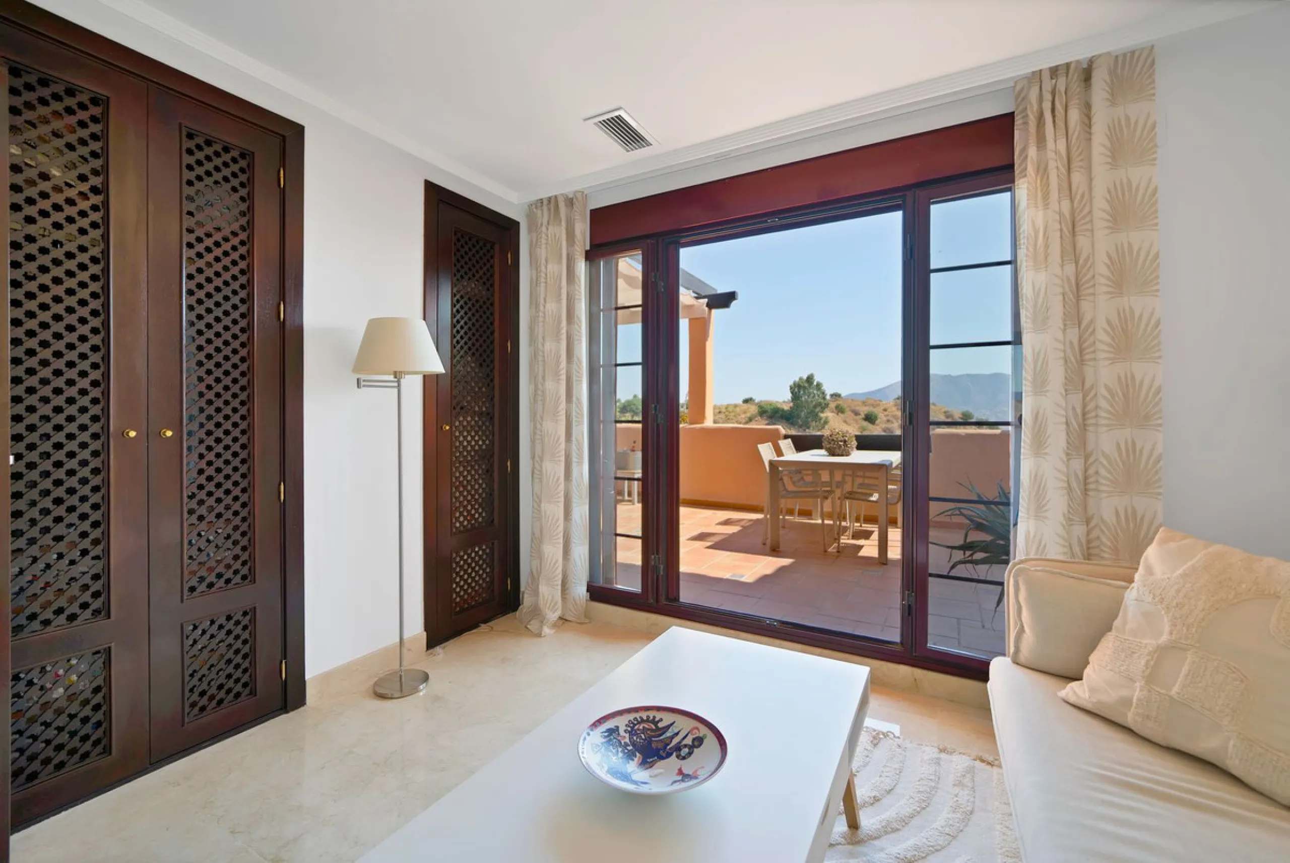 Apartment - Penthouse Duplex в продаже в Marbella, Málaga. В доме 3 спален и 2 ванных комнат. Площадь дома 169 м²