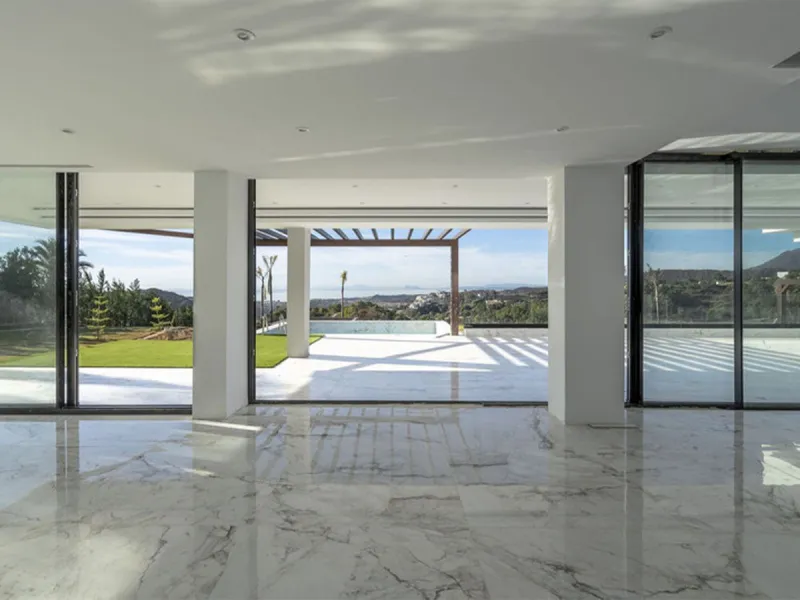 House - Detached Villa в продаже в Benahavís, Málaga. В доме 5 спален и 6 ванных комнат. Площадь дома 1174 м². Площадь участка 4681 м²