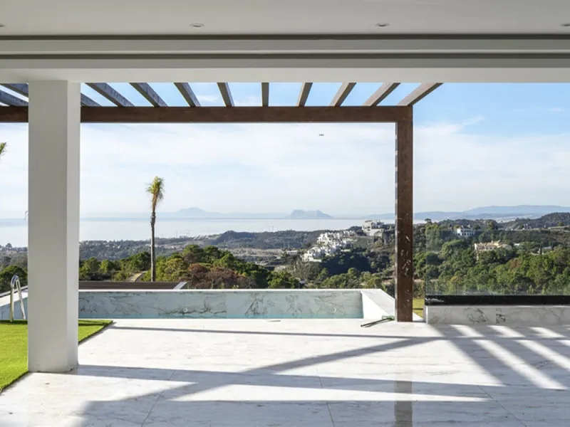 House - Detached Villa в продаже в Benahavís, Málaga. В доме 5 спален и 6 ванных комнат. Площадь дома 1174 м². Площадь участка 4681 м²