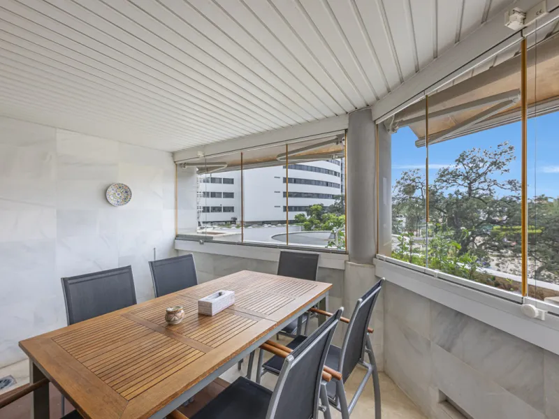 Apartment - Middle Floor Apartment в продаже в Marbella, Málaga. В доме 2 спален и 3 ванных комнат. Площадь дома 151 м²