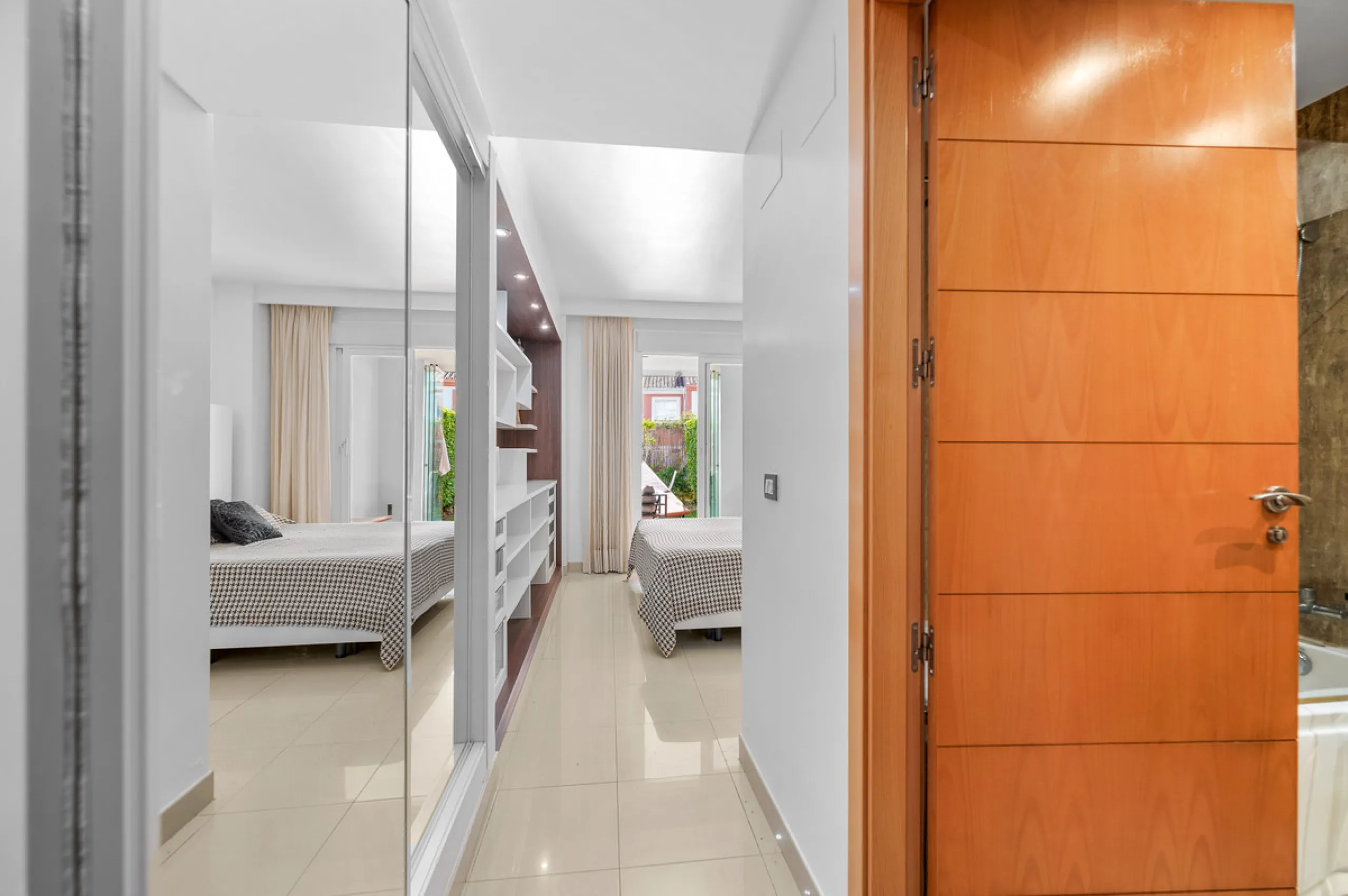 Located in the sought-after urbanisation Cortijo del Mar, this bright and well-presented 2-bedroom, 2-bathroom ground-floor apartment offers comfort, privacy, and excellent rental potential.