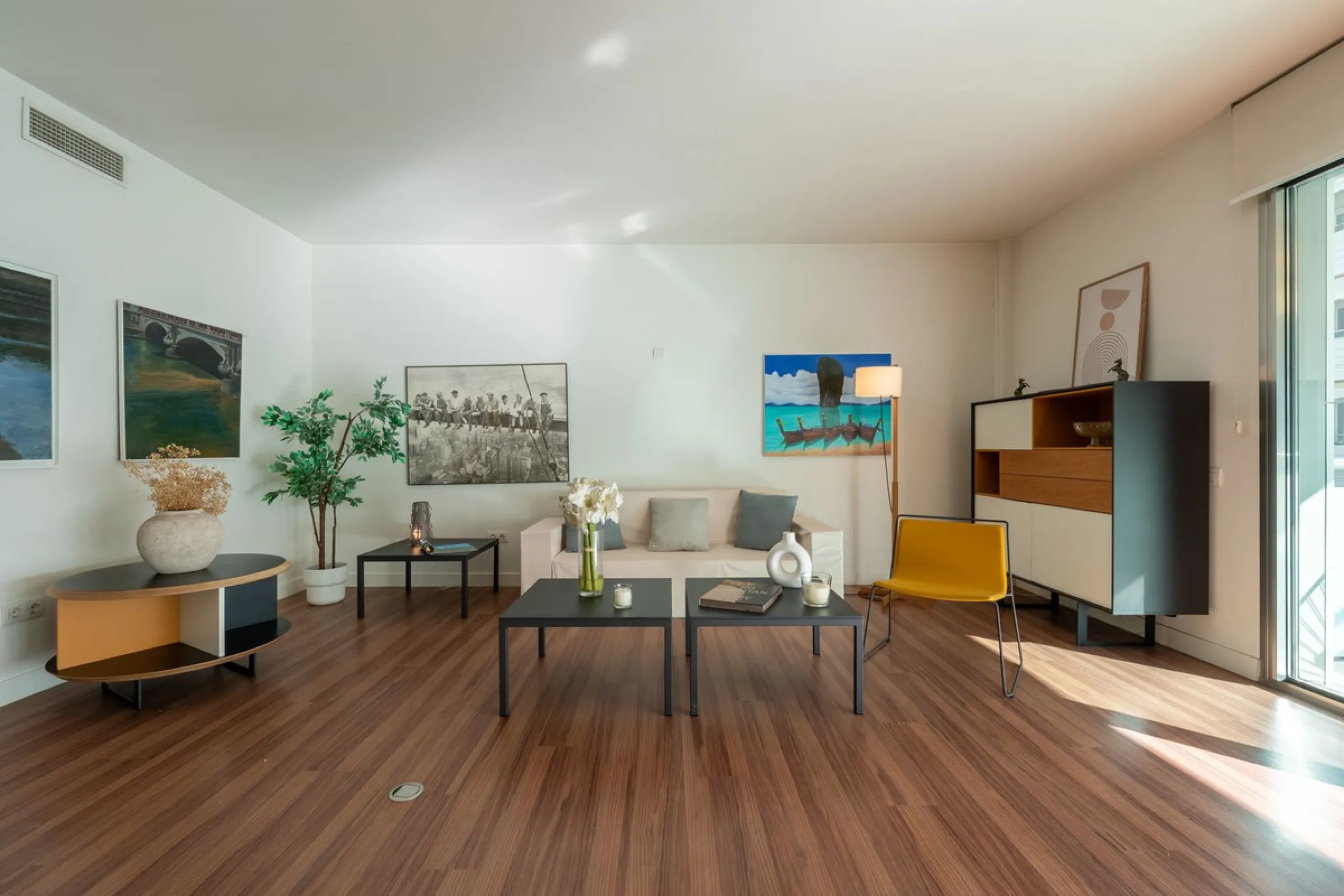 Apartment - Middle Floor Apartment в продаже в Marbella, Málaga. В доме 2 спален и 2 ванных комнат. Площадь дома 122 м²