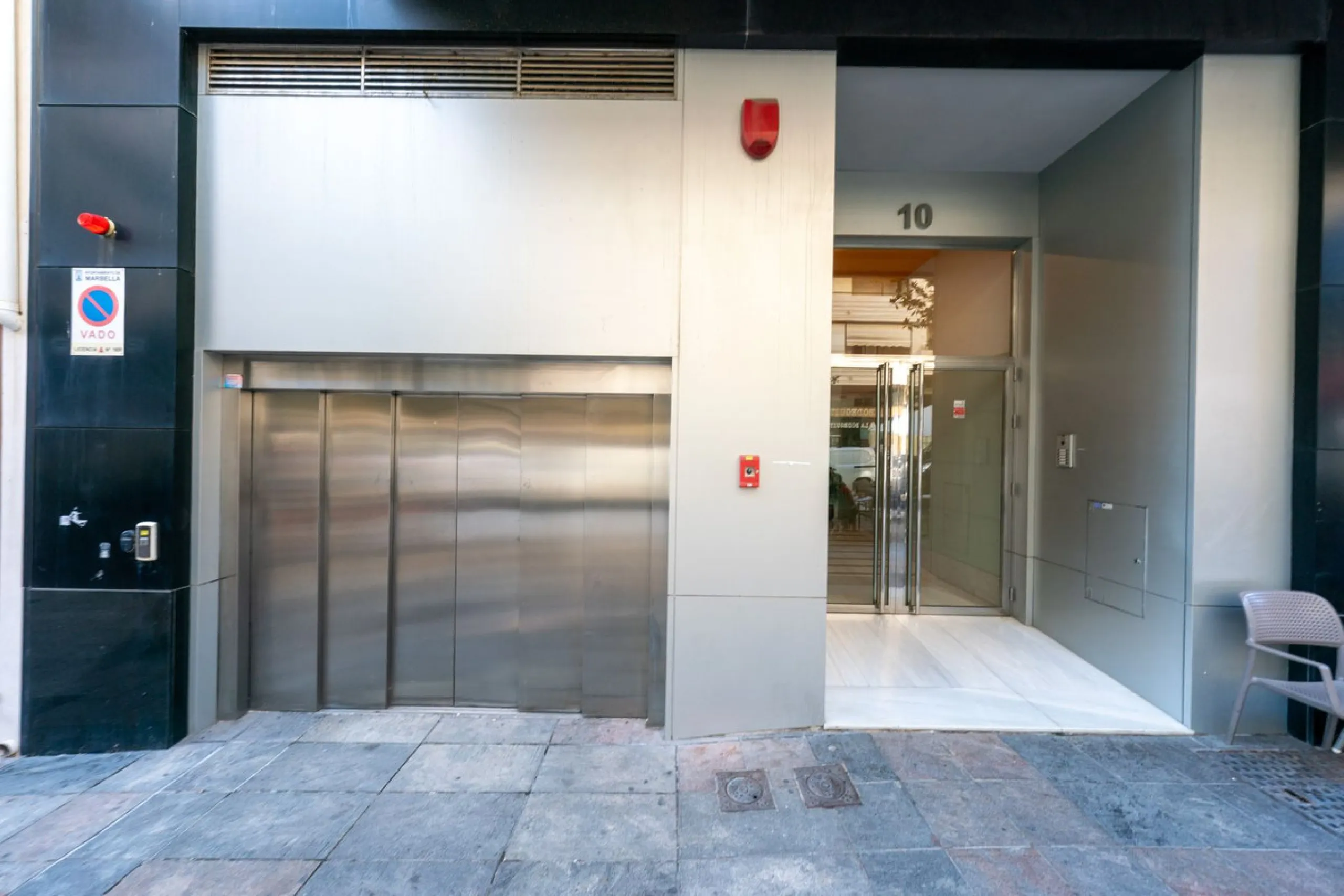 Apartment - Middle Floor Apartment в продаже в Marbella, Málaga. В доме 2 спален и 2 ванных комнат. Площадь дома 122 м²