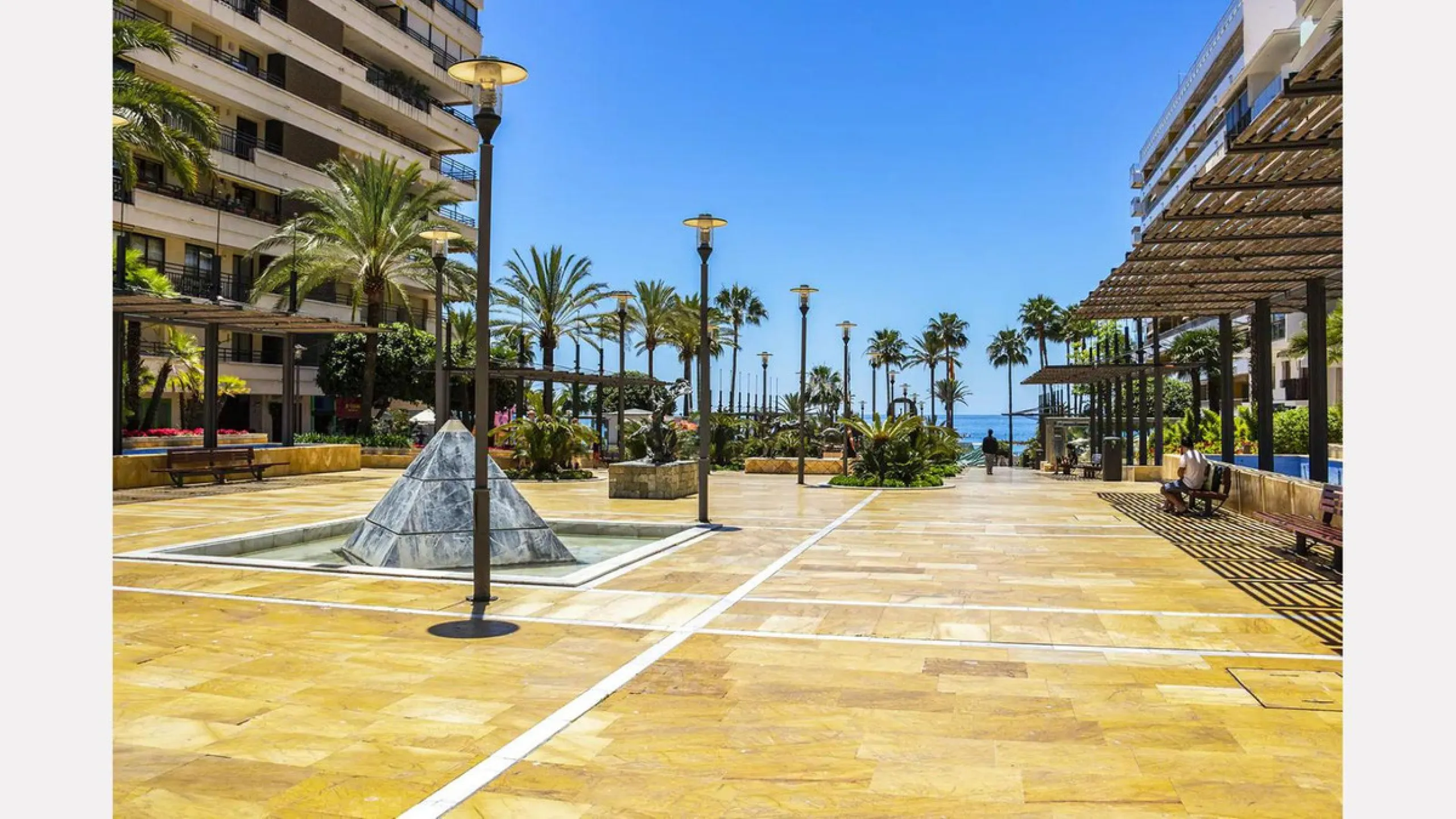 Apartment - Middle Floor Apartment в продаже в Marbella, Málaga. В доме 2 спален и 2 ванных комнат. Площадь дома 122 м²