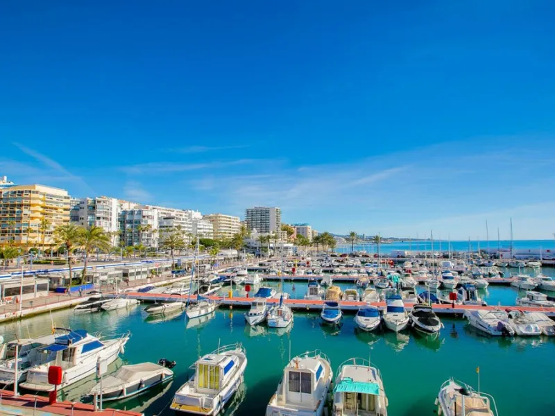 Apartment - Middle Floor Apartment в продаже в Marbella, Málaga. В доме 2 спален и 2 ванных комнат. Площадь дома 122 м²