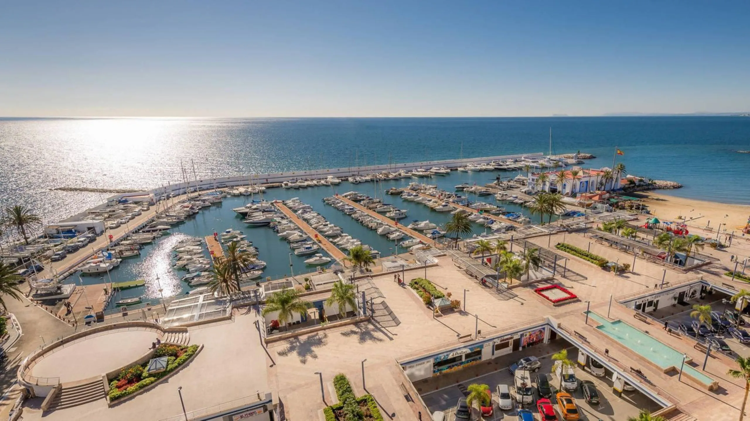 Apartment - Middle Floor Apartment в продаже в Marbella, Málaga. В доме 2 спален и 2 ванных комнат. Площадь дома 122 м²
