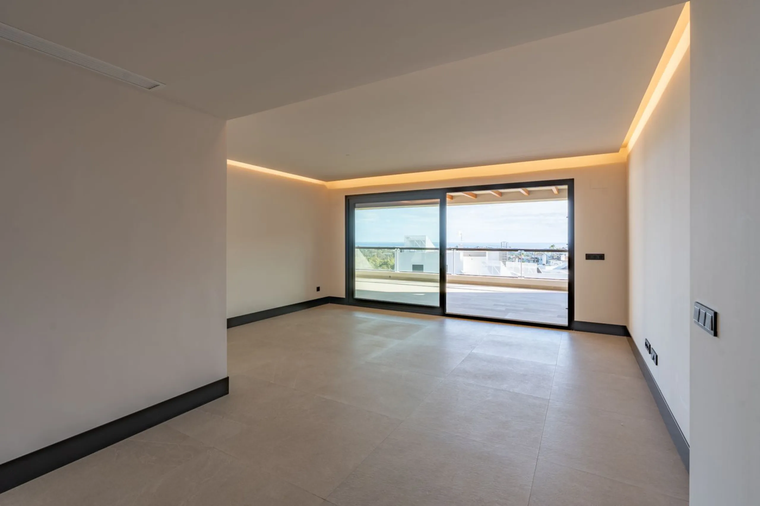 Experience modern Mediterranean living in this stunning 2-bedroom apartment within Marbella Lake, a prestigious gated community in the peaceful hills of Nueva Andalucía. Marbella Lake offers a harmonious blend of nature, comfort, and panoramic views, just