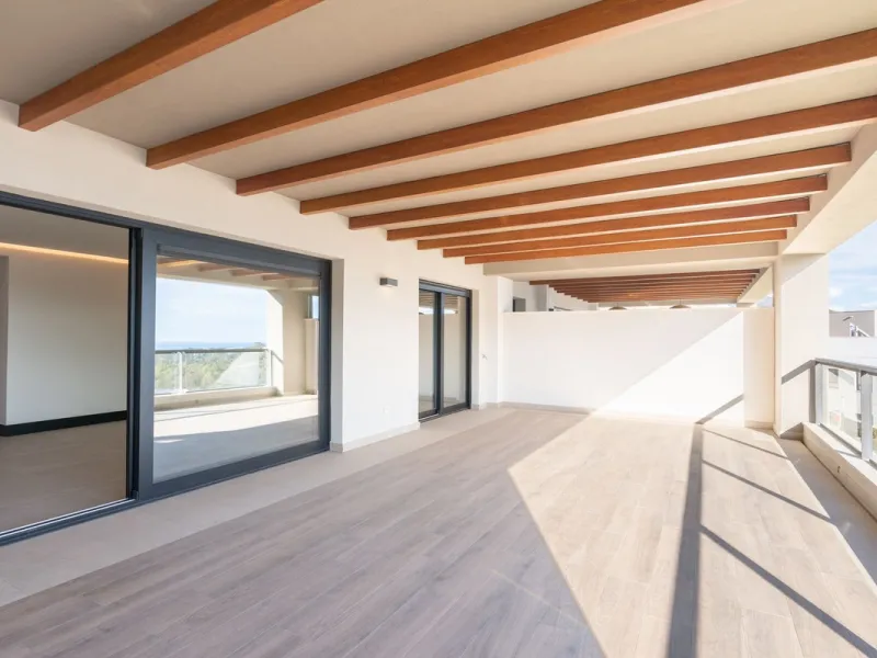 Experience modern Mediterranean living in this stunning 2-bedroom apartment within Marbella Lake, a prestigious gated community in the peaceful hills of Nueva Andalucía. Marbella Lake offers a harmonious blend of nature, comfort, and panoramic views, just