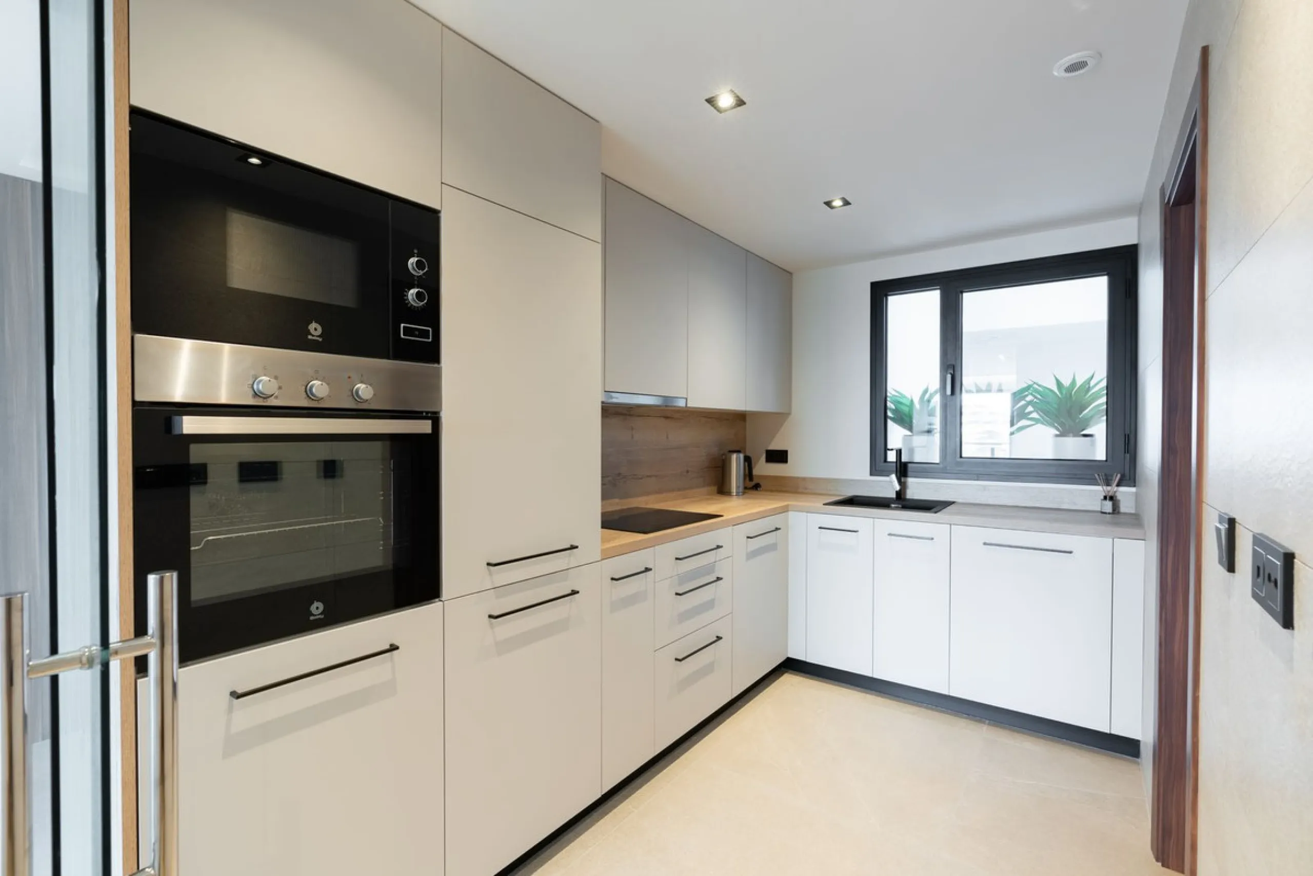 Experience modern Mediterranean living in this stunning 2-bedroom apartment within Marbella Lake, a prestigious gated community in the peaceful hills of Nueva Andalucía. Marbella Lake offers a harmonious blend of nature, comfort, and panoramic views, just