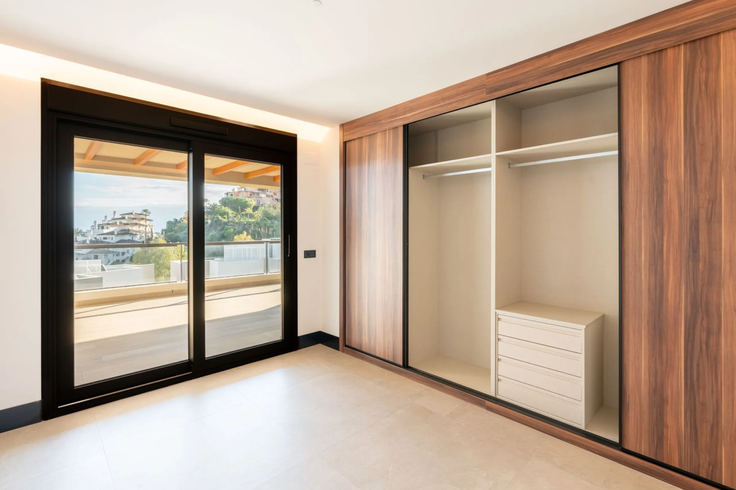 Experience modern Mediterranean living in this stunning 2-bedroom apartment within Marbella Lake, a prestigious gated community in the peaceful hills of Nueva Andalucía. Marbella Lake offers a harmonious blend of nature, comfort, and panoramic views, just