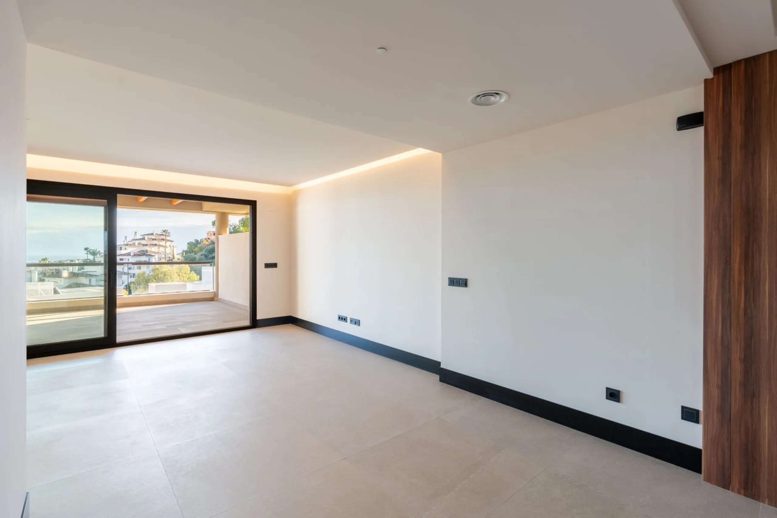 Experience modern Mediterranean living in this stunning 2-bedroom apartment within Marbella Lake, a prestigious gated community in the peaceful hills of Nueva Andalucía. Marbella Lake offers a harmonious blend of nature, comfort, and panoramic views, just