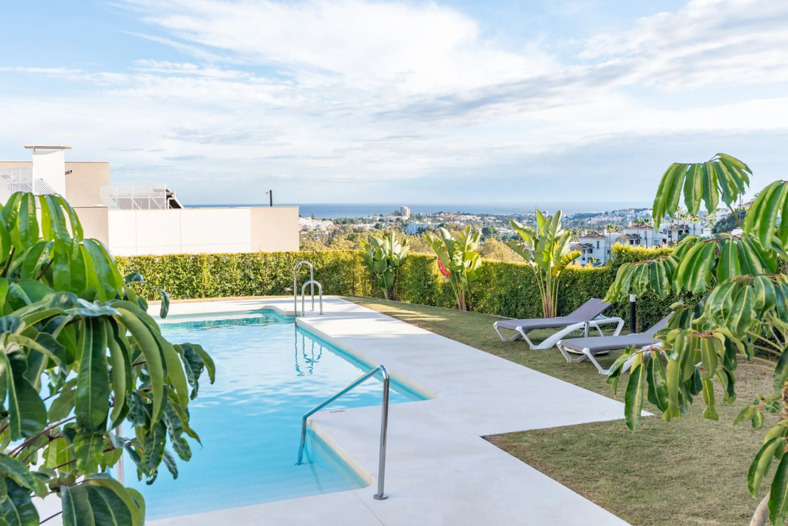 Experience modern Mediterranean living in this stunning 2-bedroom apartment within Marbella Lake, a prestigious gated community in the peaceful hills of Nueva Andalucía. Marbella Lake offers a harmonious blend of nature, comfort, and panoramic views, just