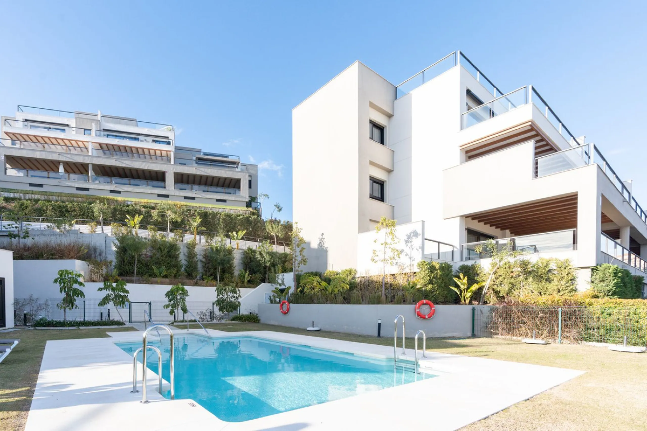 Experience modern Mediterranean living in this stunning 2-bedroom apartment within Marbella Lake, a prestigious gated community in the peaceful hills of Nueva Andalucía. Marbella Lake offers a harmonious blend of nature, comfort, and panoramic views, just