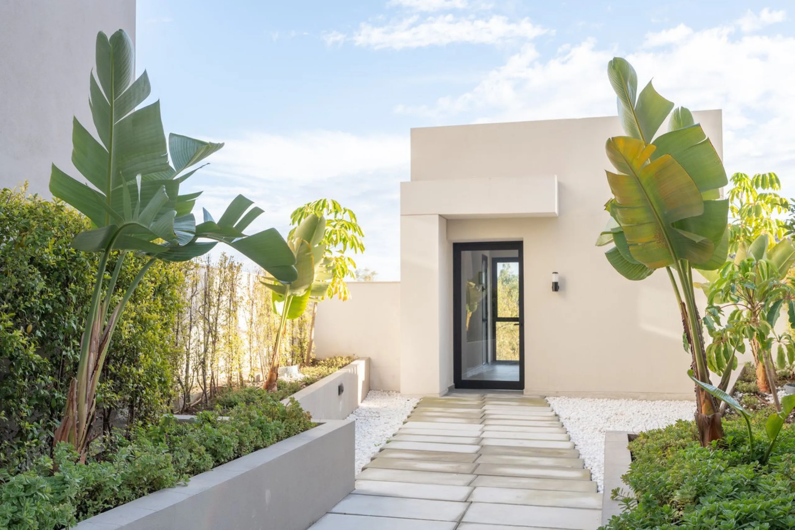 Experience modern Mediterranean living in this stunning 2-bedroom apartment within Marbella Lake, a prestigious gated community in the peaceful hills of Nueva Andalucía. Marbella Lake offers a harmonious blend of nature, comfort, and panoramic views, just