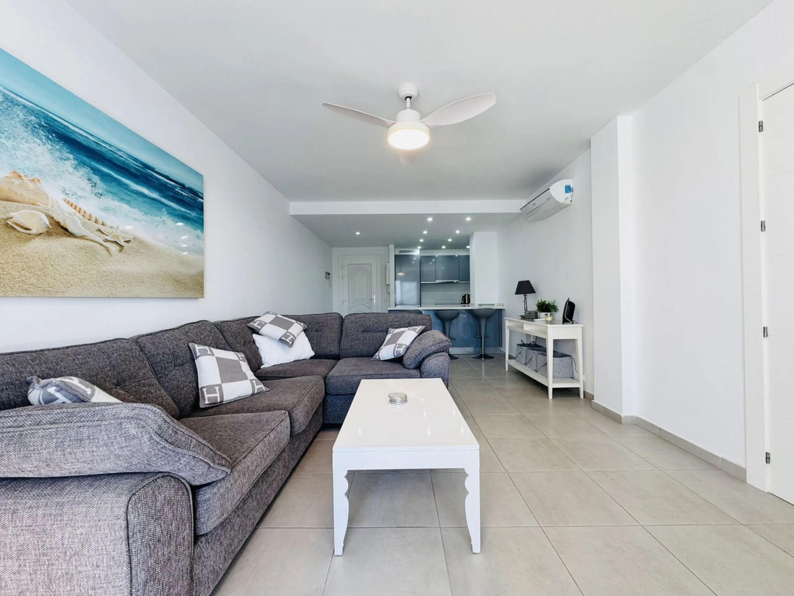 Frontline South-Facing Apartment – Duquesa Marina.