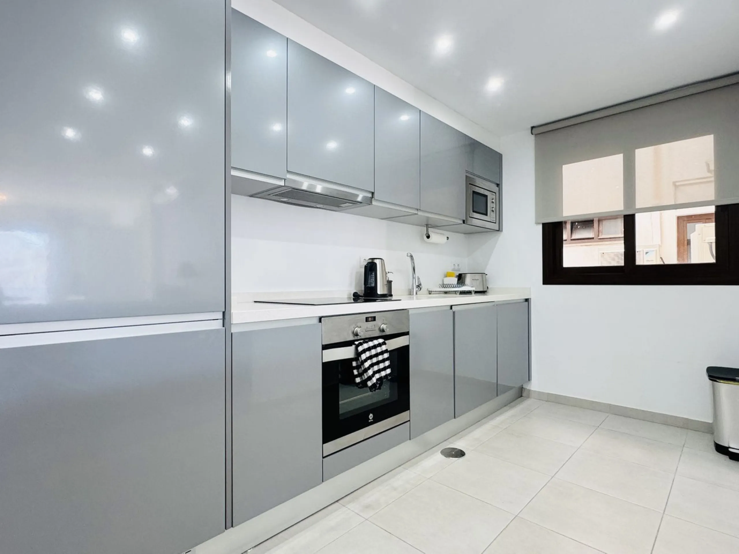 Frontline South-Facing Apartment – Duquesa Marina.