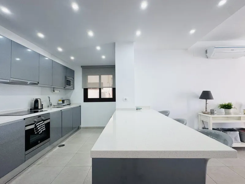 Frontline South-Facing Apartment – Duquesa Marina.