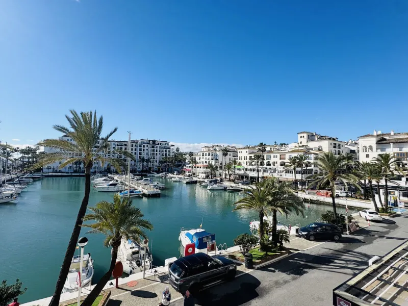 Frontline South-Facing Apartment – Duquesa Marina.