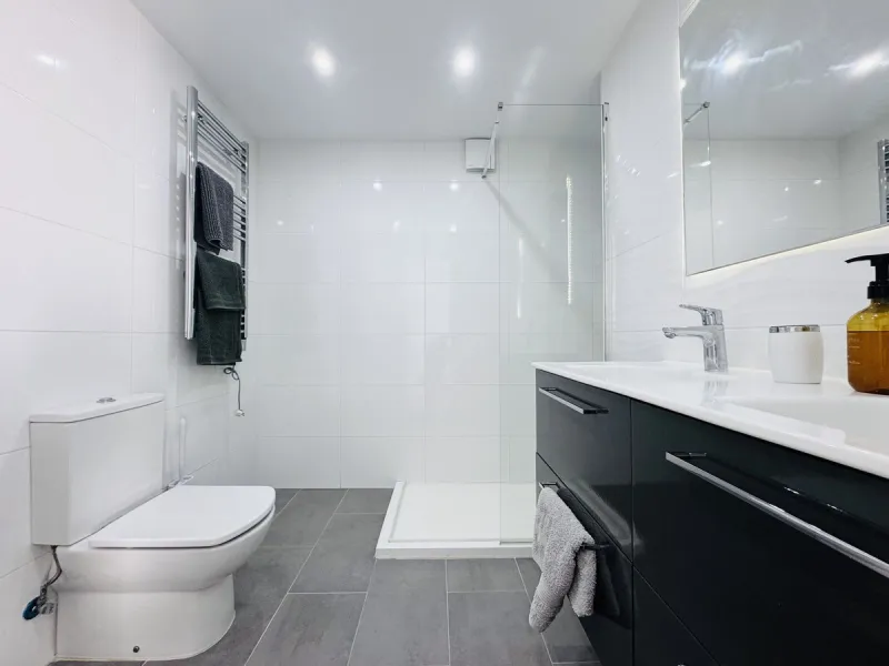 Frontline South-Facing Apartment – Duquesa Marina.