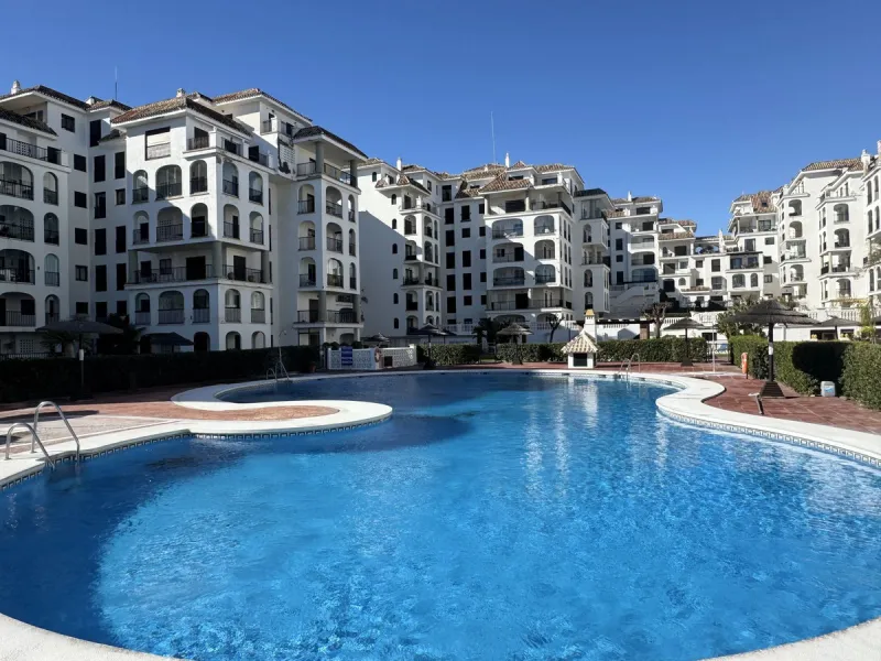 Frontline South-Facing Apartment – Duquesa Marina.