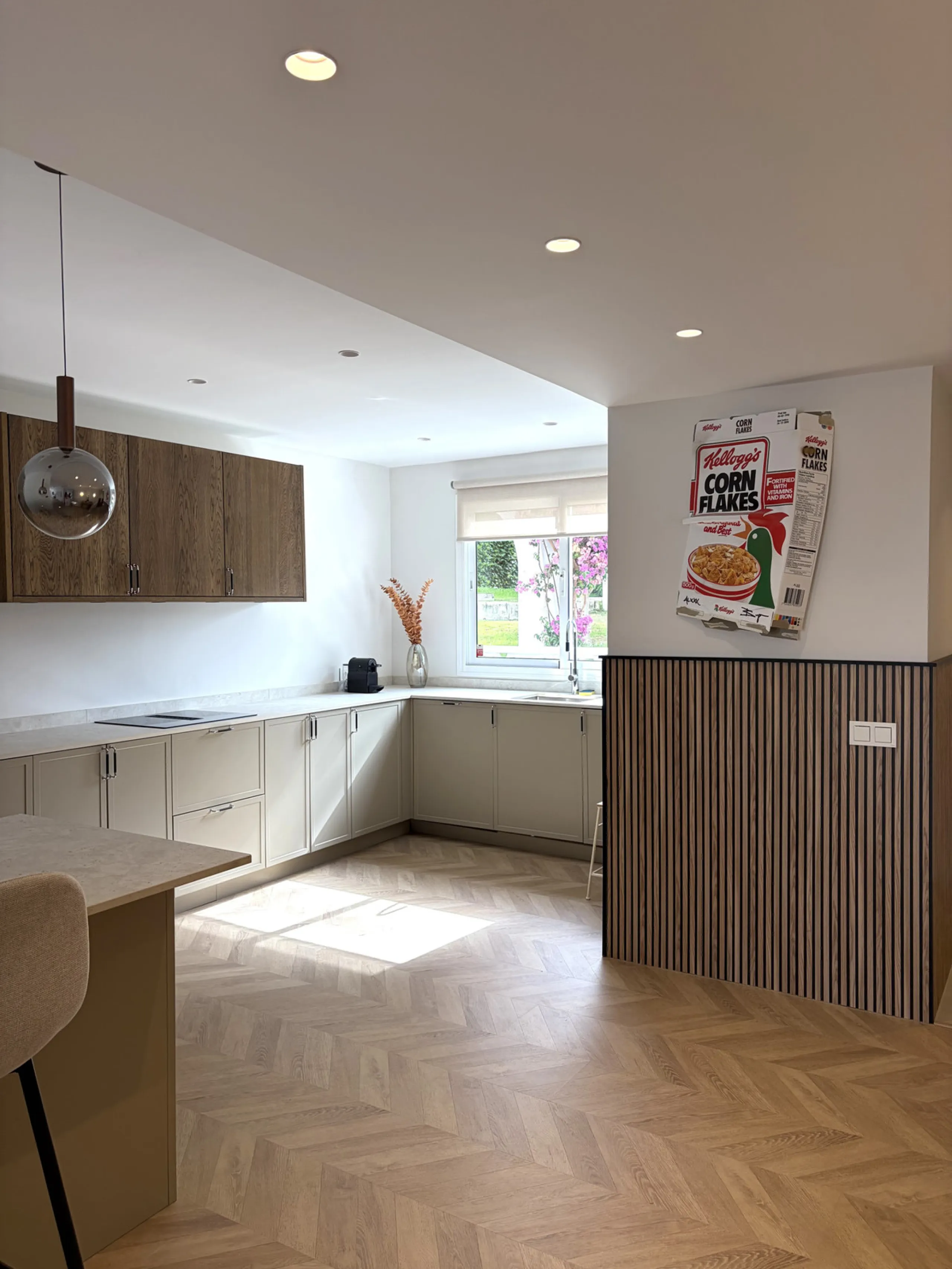 Nestled in the peaceful and prestigious Nagüeles area, right next to the foothills of La Concha and its surrounding national park, you'll find Casa Montana – a newly built home where no detail has been overlooked.