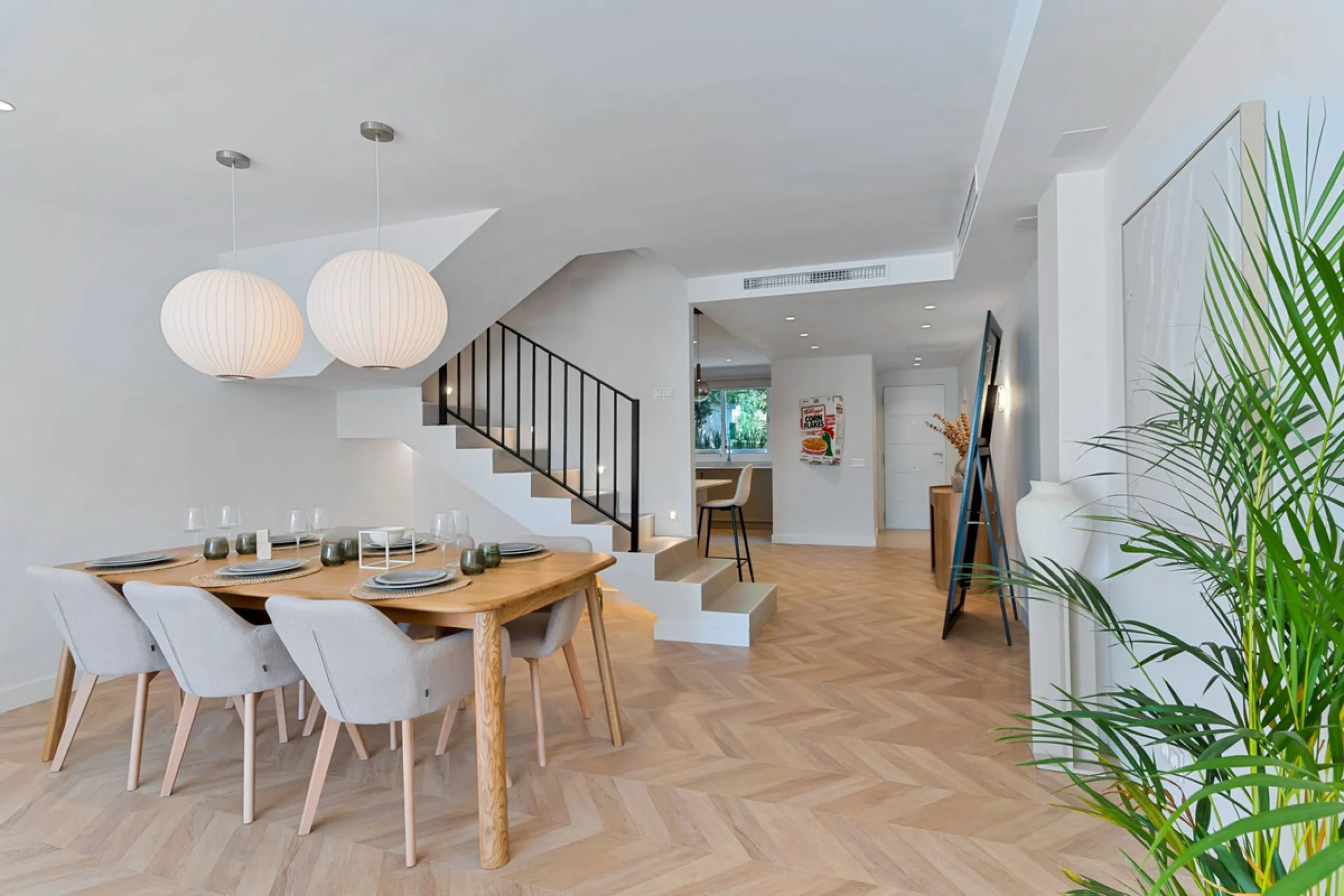 Nestled in the peaceful and prestigious Nagüeles area, right next to the foothills of La Concha and its surrounding national park, you'll find Casa Montana – a newly built home where no detail has been overlooked.