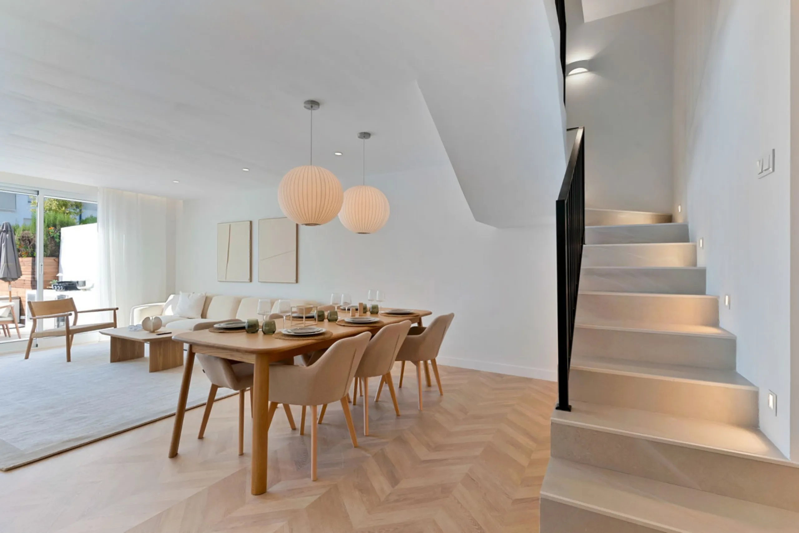Nestled in the peaceful and prestigious Nagüeles area, right next to the foothills of La Concha and its surrounding national park, you'll find Casa Montana – a newly built home where no detail has been overlooked.