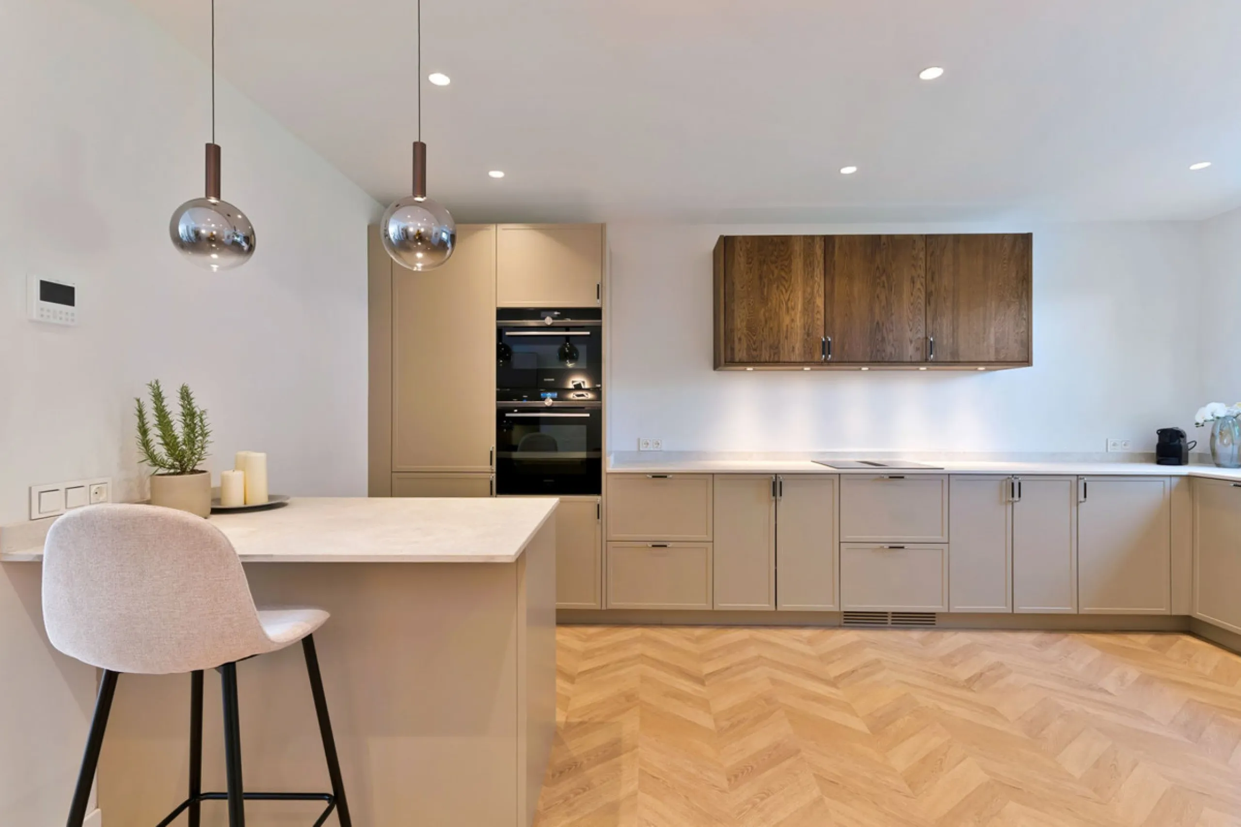 Nestled in the peaceful and prestigious Nagüeles area, right next to the foothills of La Concha and its surrounding national park, you'll find Casa Montana – a newly built home where no detail has been overlooked.