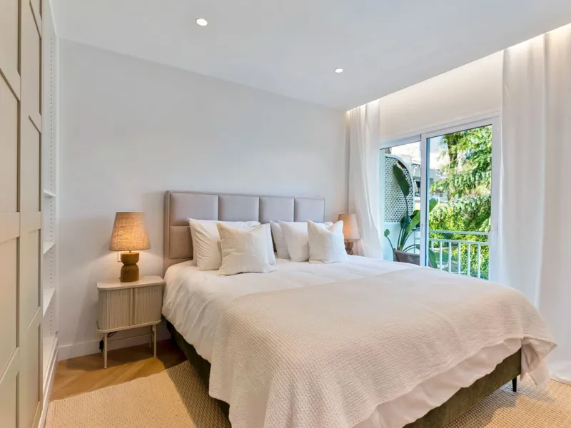 Nestled in the peaceful and prestigious Nagüeles area, right next to the foothills of La Concha and its surrounding national park, you'll find Casa Montana – a newly built home where no detail has been overlooked.