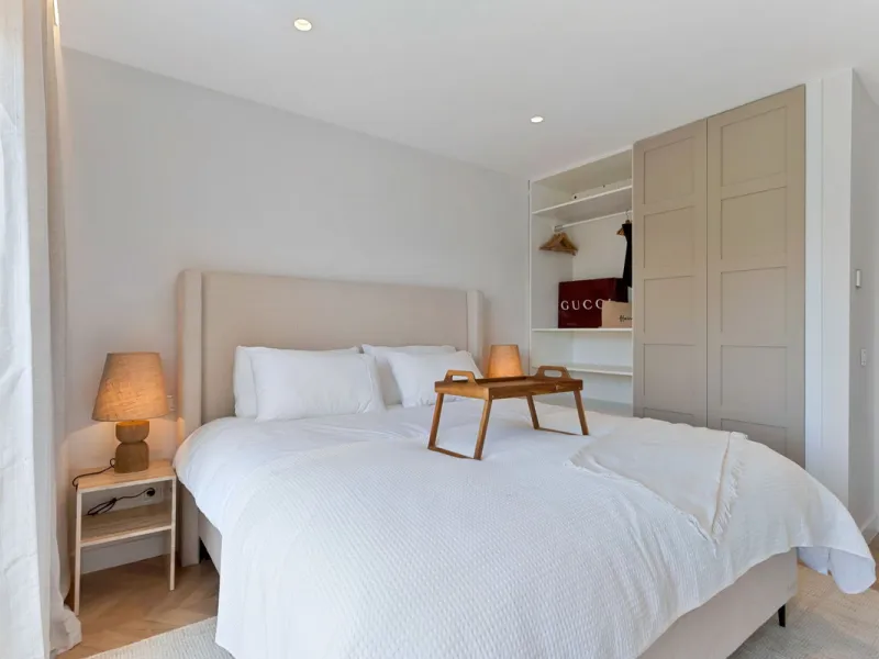 Nestled in the peaceful and prestigious Nagüeles area, right next to the foothills of La Concha and its surrounding national park, you'll find Casa Montana – a newly built home where no detail has been overlooked.