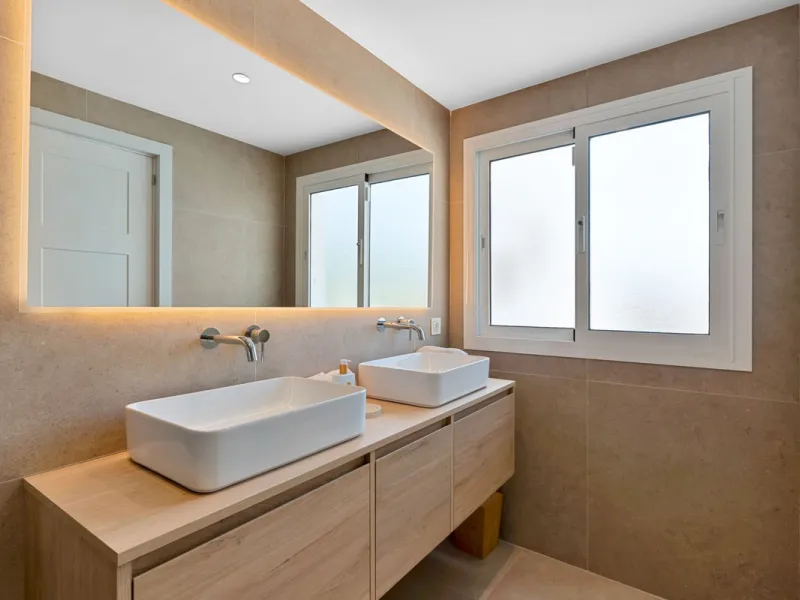 Nestled in the peaceful and prestigious Nagüeles area, right next to the foothills of La Concha and its surrounding national park, you'll find Casa Montana – a newly built home where no detail has been overlooked.