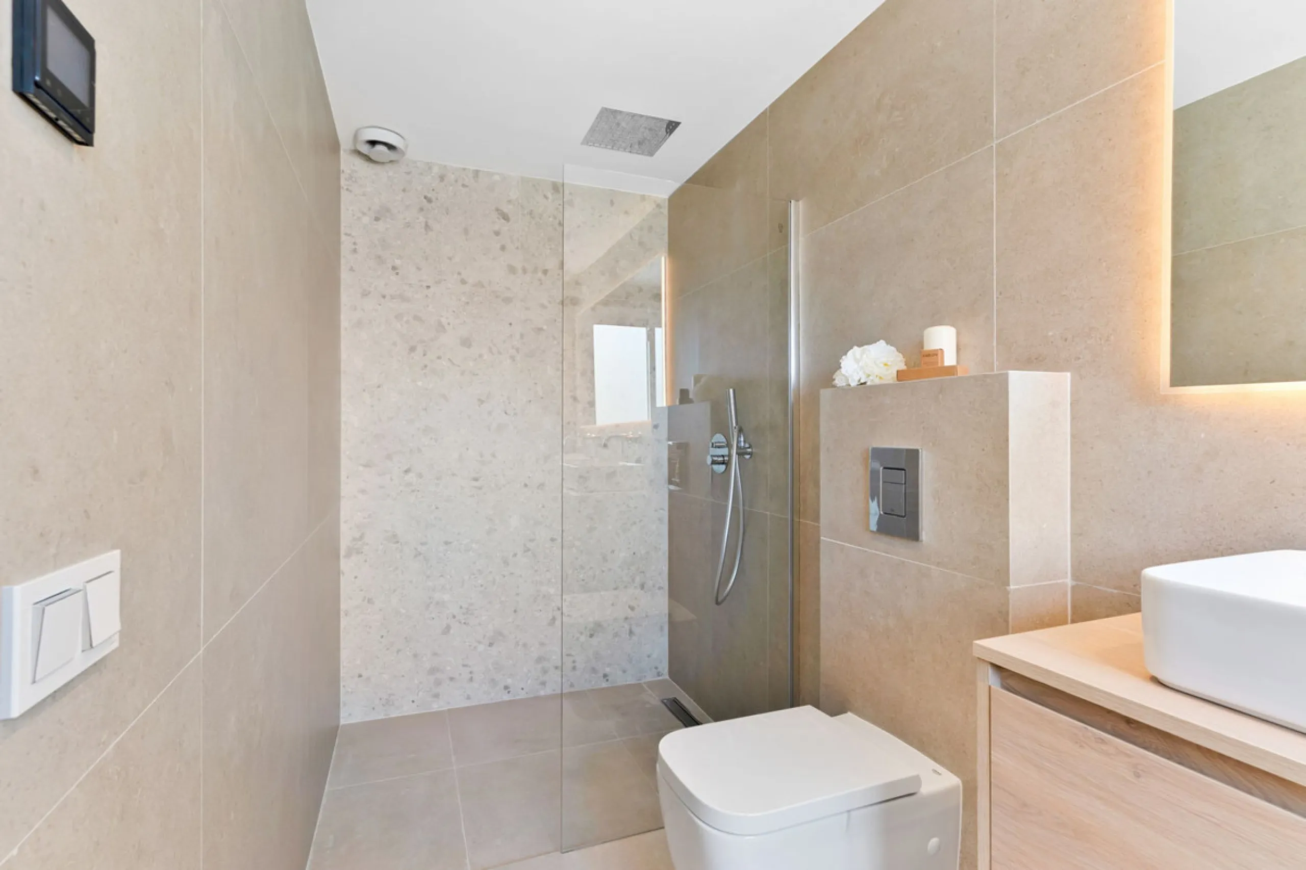 Nestled in the peaceful and prestigious Nagüeles area, right next to the foothills of La Concha and its surrounding national park, you'll find Casa Montana – a newly built home where no detail has been overlooked.
