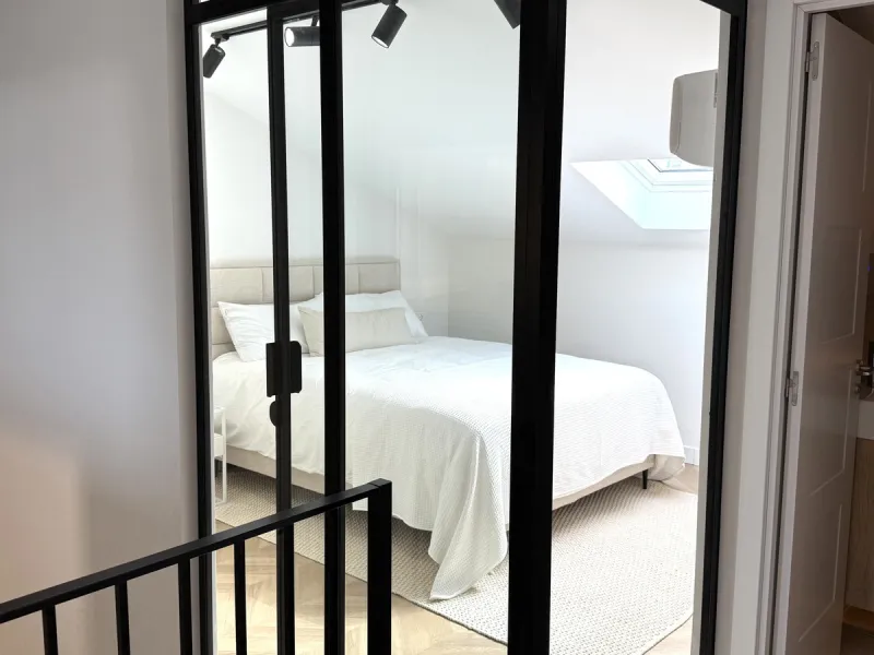 Nestled in the peaceful and prestigious Nagüeles area, right next to the foothills of La Concha and its surrounding national park, you'll find Casa Montana – a newly built home where no detail has been overlooked.