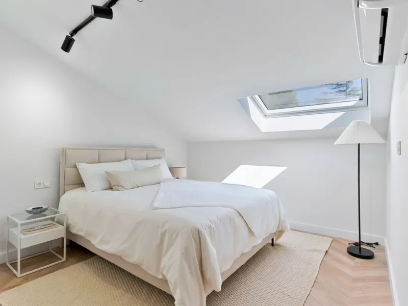 Nestled in the peaceful and prestigious Nagüeles area, right next to the foothills of La Concha and its surrounding national park, you'll find Casa Montana – a newly built home where no detail has been overlooked.
