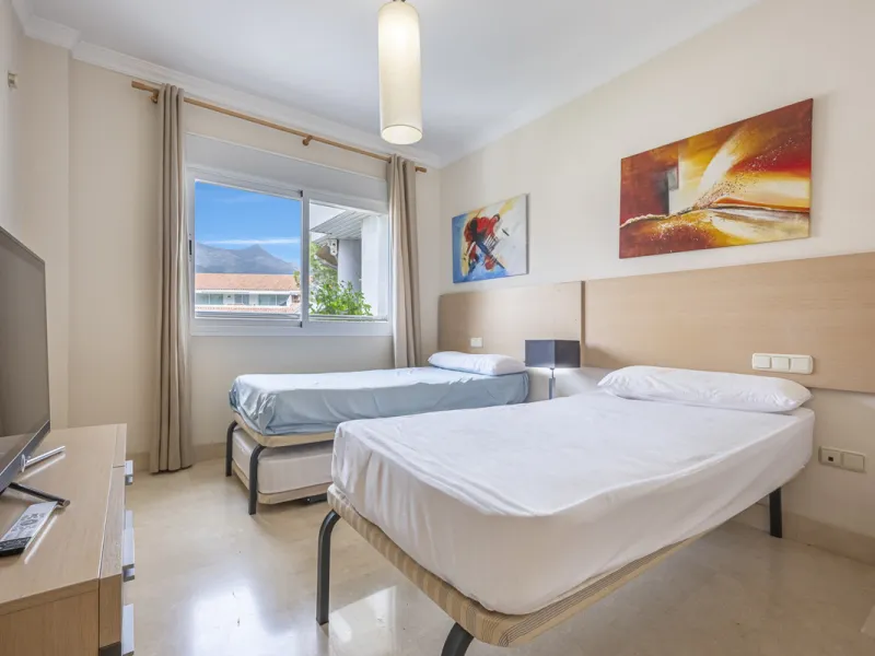 Apartment - Middle Floor Apartment в продаже в Marbella, Málaga. В доме 2 спален и 3 ванных комнат. Площадь дома 151 м²