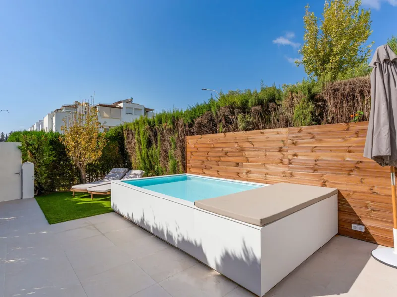 Nestled in the peaceful and prestigious Nagüeles area, right next to the foothills of La Concha and its surrounding national park, you'll find Casa Montana – a newly built home where no detail has been overlooked.