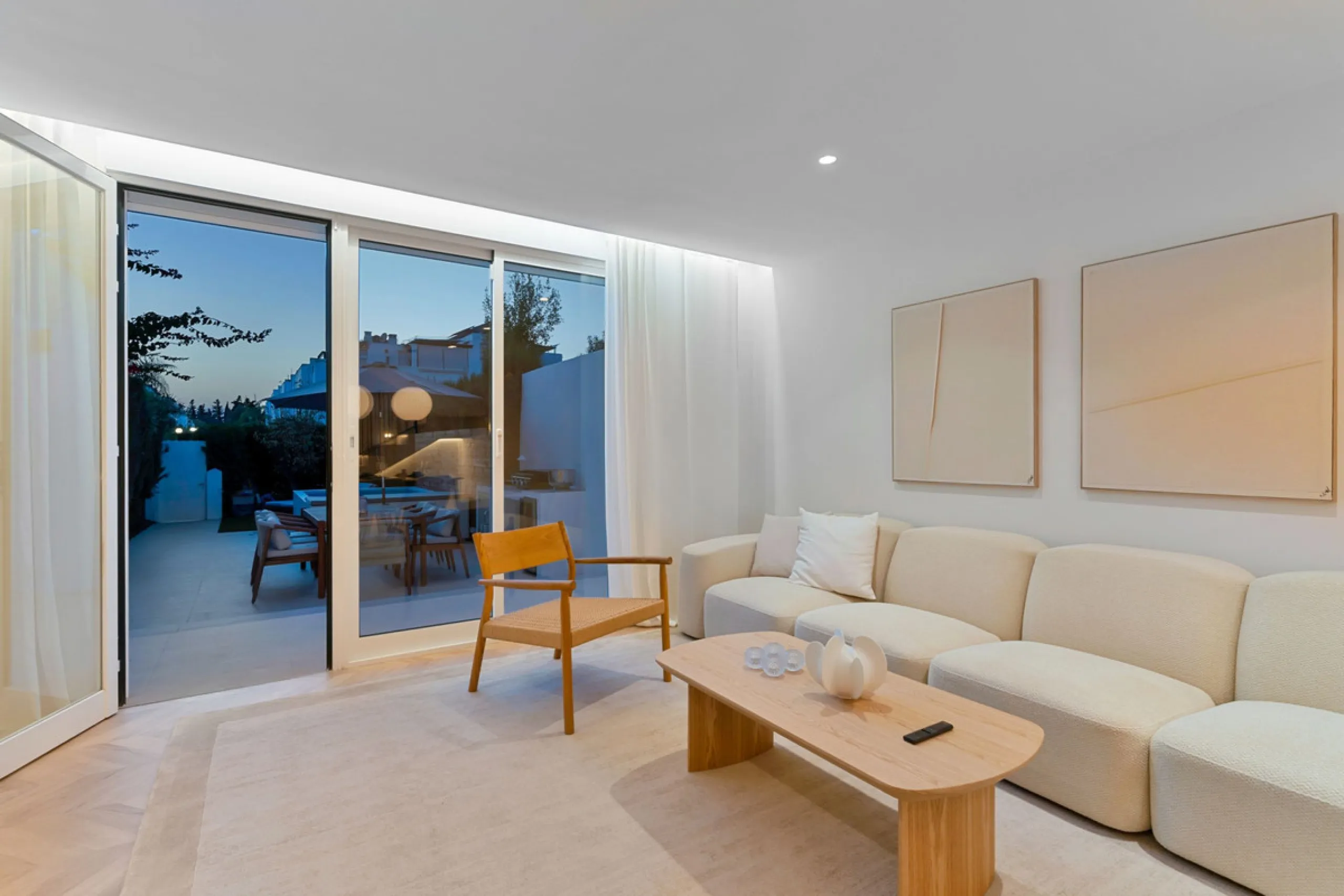 Nestled in the peaceful and prestigious Nagüeles area, right next to the foothills of La Concha and its surrounding national park, you'll find Casa Montana – a newly built home where no detail has been overlooked.
